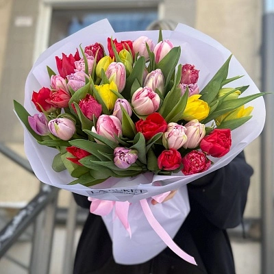 35 пионовидных тюльпанов микс