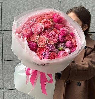 Букет из 15 ягодных кустовых роз