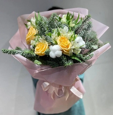 Составной букет из роз, хлопка и нобилиса M