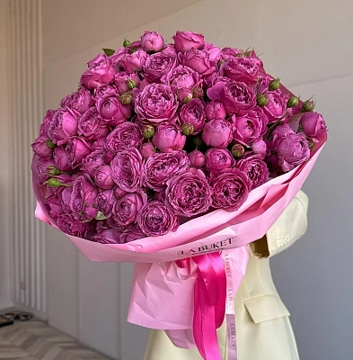 25 ежевичных кустовых пионовидных роз 40 см