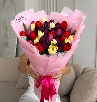 Букет из 35 тюльпанов микс