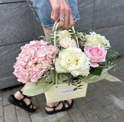 Композиция "Нотки романтики"