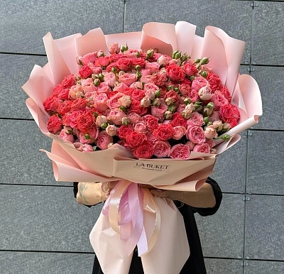 Букет из 35 кустовых пионовидных роз 40/50 см в оформлении