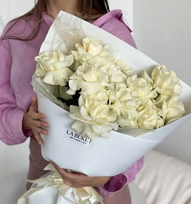 Букет из 11 белых французских роз