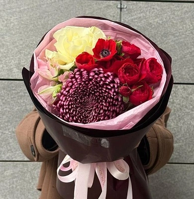 Составной букет из премиальной хризантемы, розы и анемона S