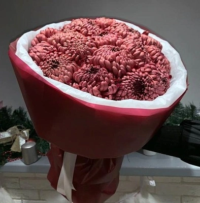 Букет "19 премиальных хризантем в оформлении"