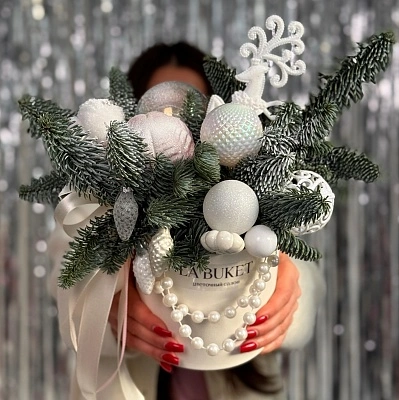 Композиция "Следы на снегу"