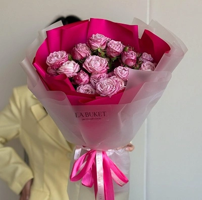 Букет из 7 кустовых пионовидных роз Леди Бомбастик