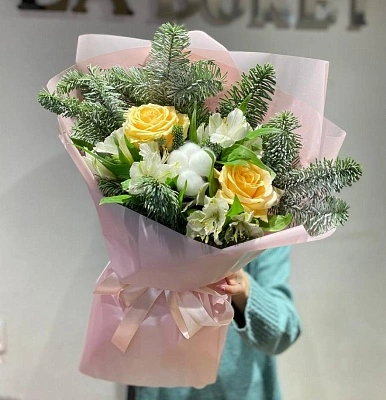 Составной букет из роз, хлопка и нобилиса S